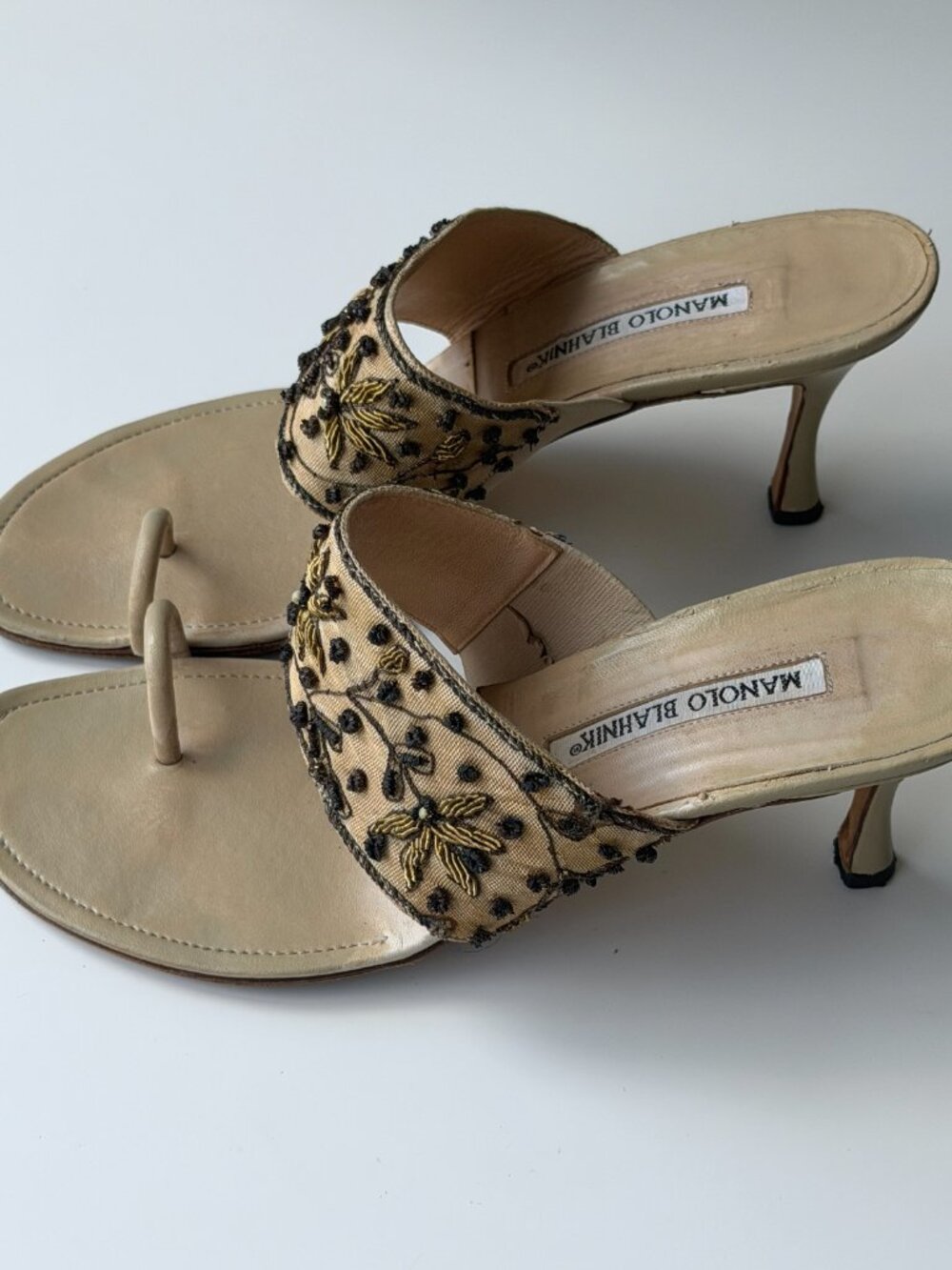 Vintage Manolo Blahnik Embroidered Toe-Ring Sandals, IT 38.5, approx. US 8 - Picture 11 of 14